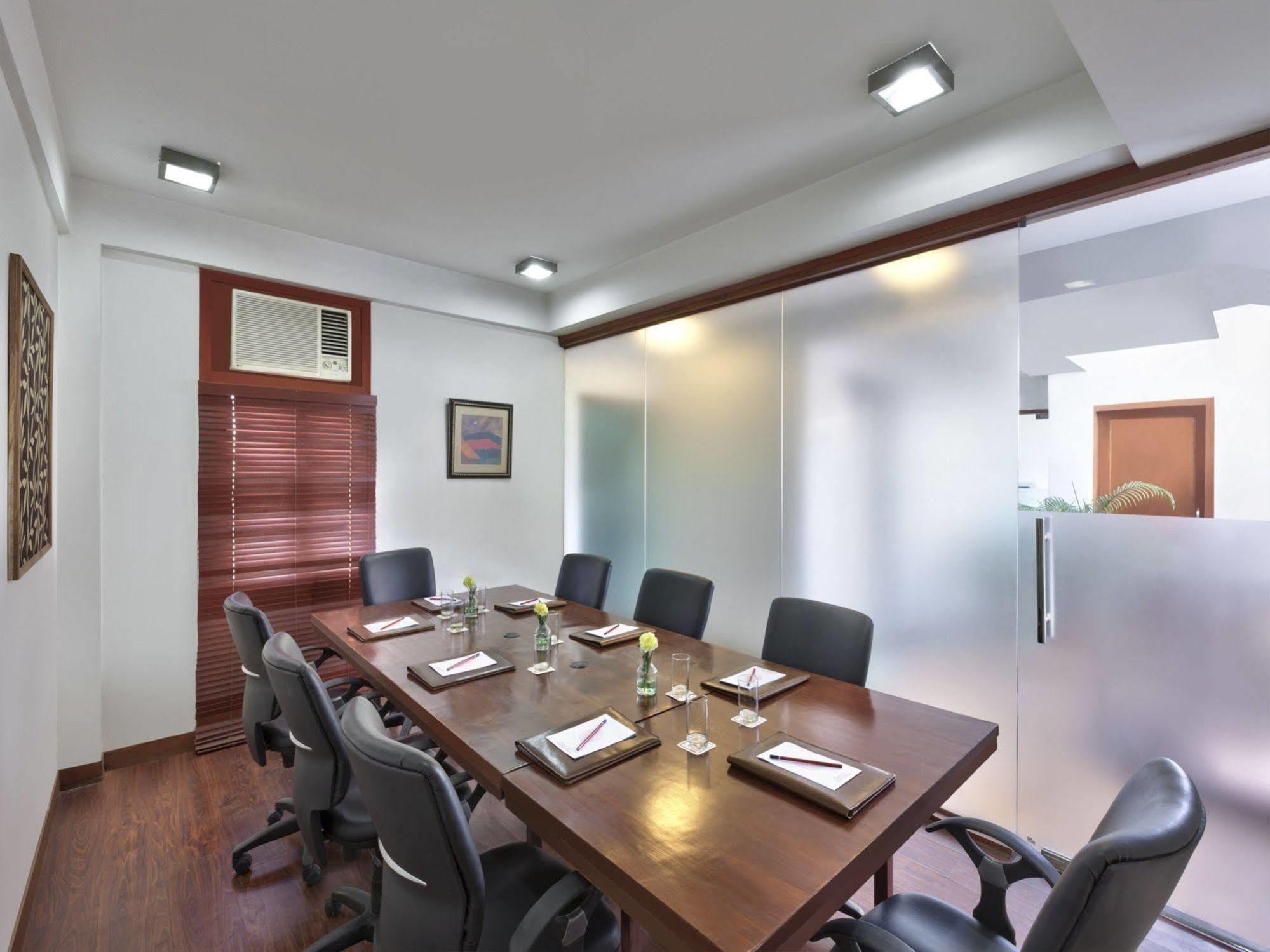 Regale Inn New Delhi Exterior photo
